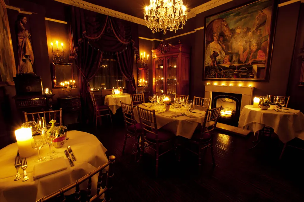 Beach Blanket Babylon — commercial and interiors photograph in London, UK, frame 31 of 44.